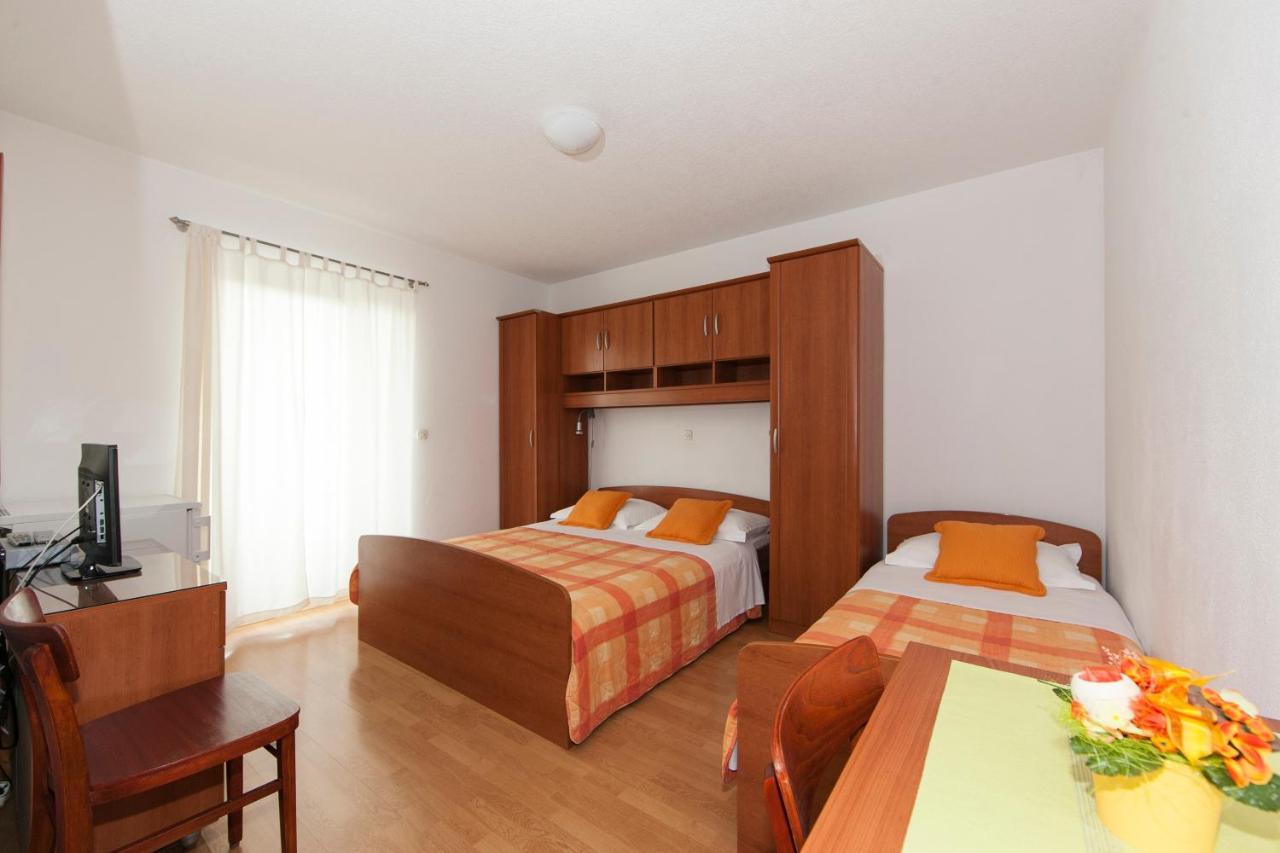 Apartments Milana 2 Tucepi Ngoại thất bức ảnh