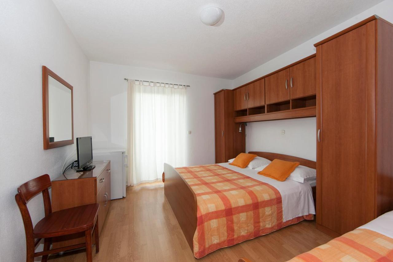Apartments Milana 2 Tucepi Ngoại thất bức ảnh