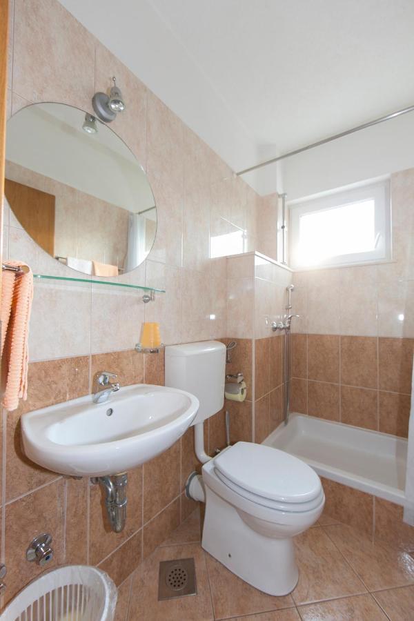 Apartments Milana 2 Tucepi Ngoại thất bức ảnh